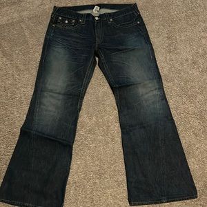Mens True Religion Waist 38 “Joey” Slight damage on back of right side bottom